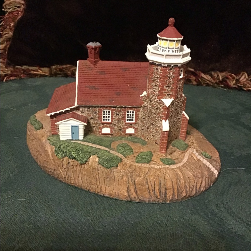 DANBURY MINT PASSAGE ISLAND LIGHTHOUSE VINTAGE 1994 GUC